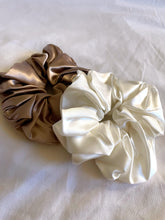 Load image into Gallery viewer, 100% Mulberry Silk Scrunchies 

